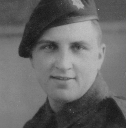 18 Cyril Tasker_9Bn Para_beret-WWII