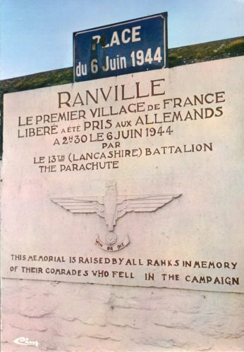 image D 001R-Ranville - Monument 5e Brigade Parachutiste Britanique 5 et 6 juin 1944