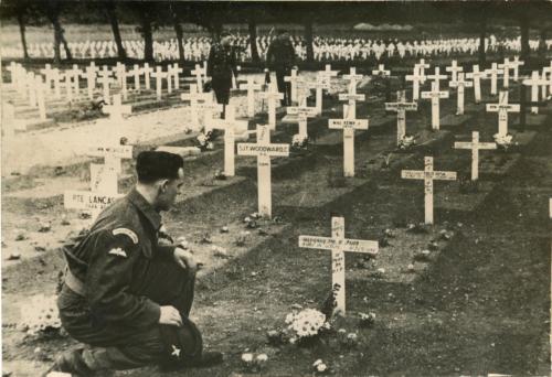 image-B06-Photo-cimetiere-juin-1946
