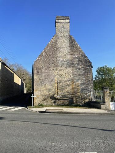 image-E-05-Entree-rue-froide-et-ferme-XVIIIe